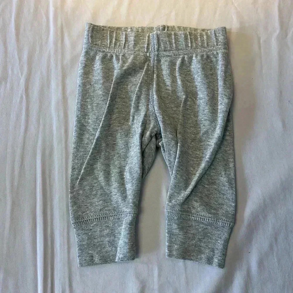 Child of Mine/Carter's - 2 piece newborn baby outfit. Size 0-3 months - Picture 5 of 7